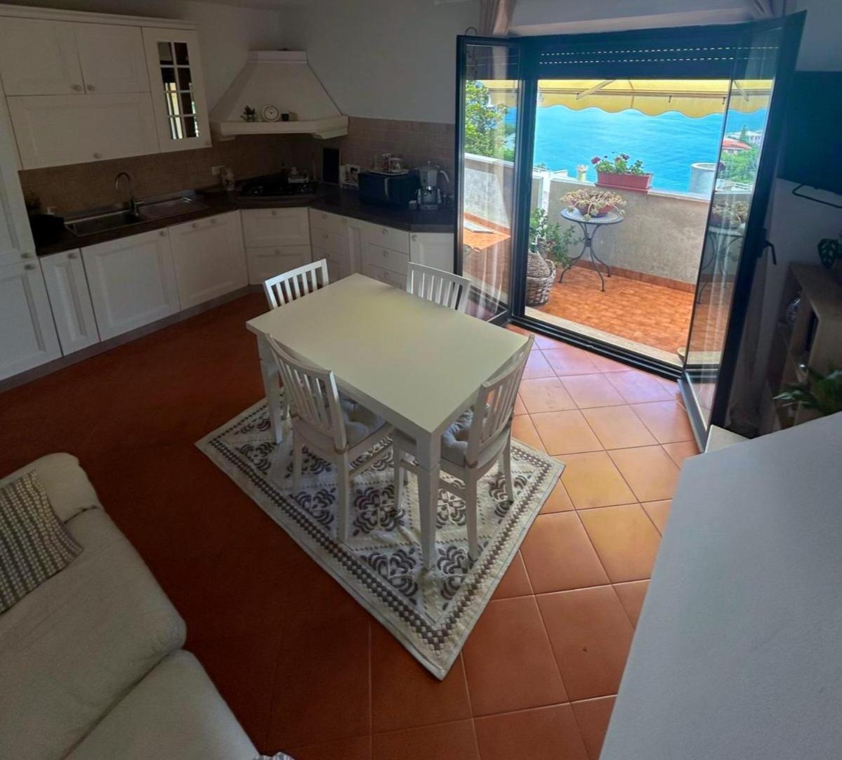 Free Parking Casa Cuma Apartman Bergeggi Kültér fotó